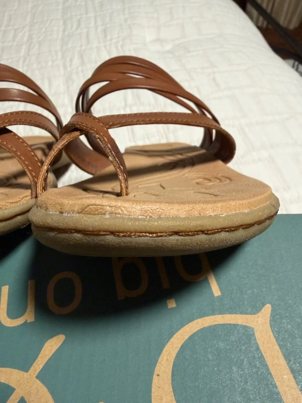 b.o.c. Alisha brown Multi-Strap Toe-Loop Sandals - Picture 8 of 12